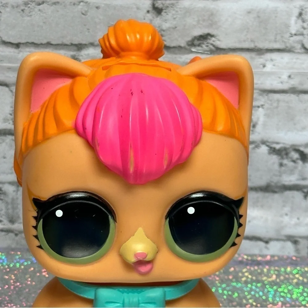 L.O.L. Surprise! LOL NEON KITTY Biggie Pet Coin Bank with Collar 7 Inches